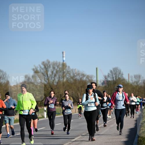 06.04.2025 - 44. Internationalen Wilhelmsburger Insellauf Dr. Thomas Lammeyer http://msf.ph/oto/7558485 06.04.2025 09:34:39 Laufen 5100, 3280, 3277, 3217, 3230, 138 meine-sportfotos.de