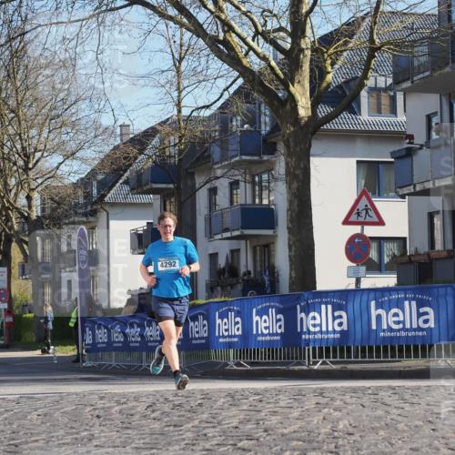 06.04.2025 - 44. Internationalen Wilhelmsburger Insellauf Luisa Fischer http://msf.ph/oto/7558495 06.04.2025 10:24:33 Ziel 4292 meine-sportfotos.de