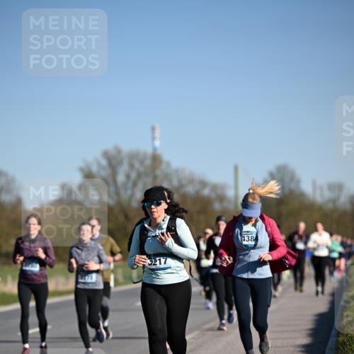 06.04.2025 - 44. Internationalen Wilhelmsburger Insellauf Dr. Thomas Lammeyer http://msf.ph/oto/7558535 06.04.2025 09:34:42 Laufen 438 meine-sportfotos.de