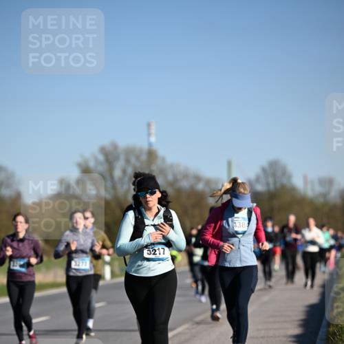 06.04.2025 - 44. Internationalen Wilhelmsburger Insellauf Dr. Thomas Lammeyer http://msf.ph/oto/7558542 06.04.2025 09:34:42 Laufen 3277, 3217, 4384 meine-sportfotos.de