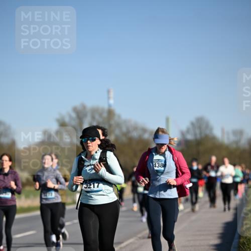 06.04.2025 - 44. Internationalen Wilhelmsburger Insellauf Dr. Thomas Lammeyer http://msf.ph/oto/7558553 06.04.2025 09:34:42 Laufen 2471, 217, 438 meine-sportfotos.de