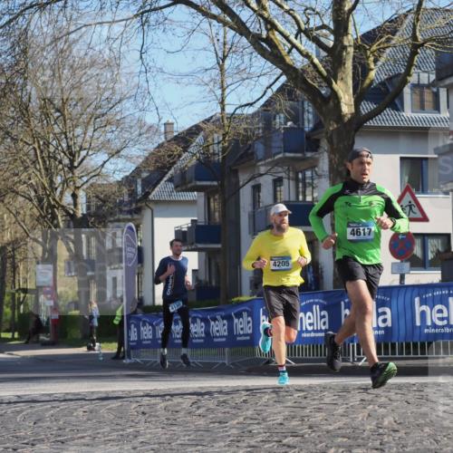 06.04.2025 - 44. Internationalen Wilhelmsburger Insellauf Luisa Fischer http://msf.ph/oto/7558576 06.04.2025 10:24:48 Ziel 4205, 4617, 4195 meine-sportfotos.de