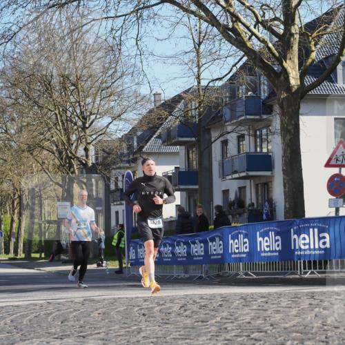 06.04.2025 - 44. Internationalen Wilhelmsburger Insellauf Luisa Fischer http://msf.ph/oto/7558623 06.04.2025 10:25:05 Ziel 4576, 1428 meine-sportfotos.de