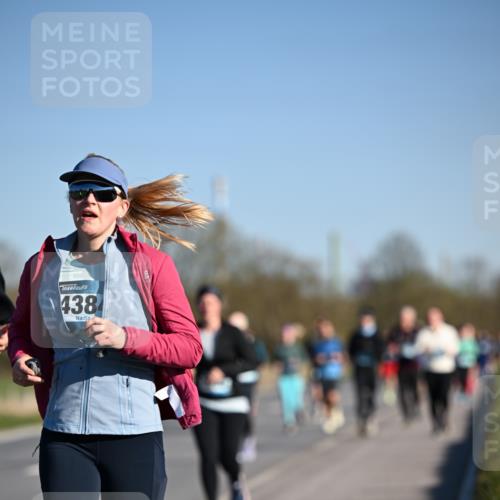 06.04.2025 - 44. Internationalen Wilhelmsburger Insellauf Dr. Thomas Lammeyer http://msf.ph/oto/7558625 06.04.2025 09:34:45 Laufen 438 meine-sportfotos.de