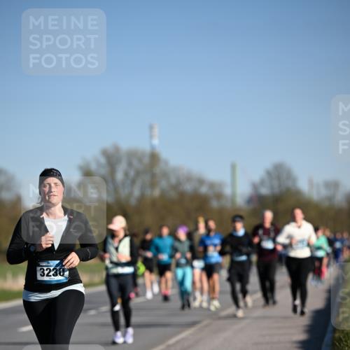 06.04.2025 - 44. Internationalen Wilhelmsburger Insellauf Dr. Thomas Lammeyer http://msf.ph/oto/7558670 06.04.2025 09:34:48 Laufen 3230 meine-sportfotos.de