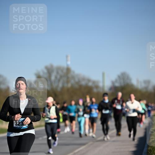 06.04.2025 - 44. Internationalen Wilhelmsburger Insellauf Dr. Thomas Lammeyer http://msf.ph/oto/7558674 06.04.2025 09:34:48 Laufen 323 meine-sportfotos.de