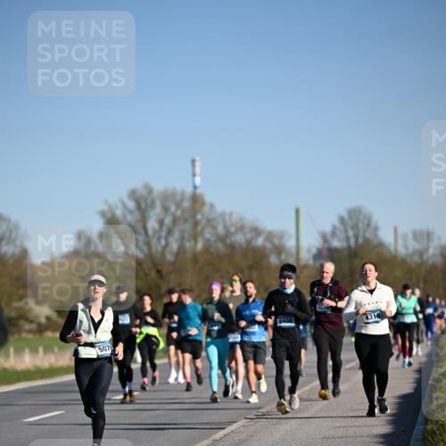 06.04.2025 - 44. Internationalen Wilhelmsburger Insellauf Dr. Thomas Lammeyer http://msf.ph/oto/7558684 06.04.2025 09:34:49 Laufen 4408, 5079, 3216, 4316 meine-sportfotos.de