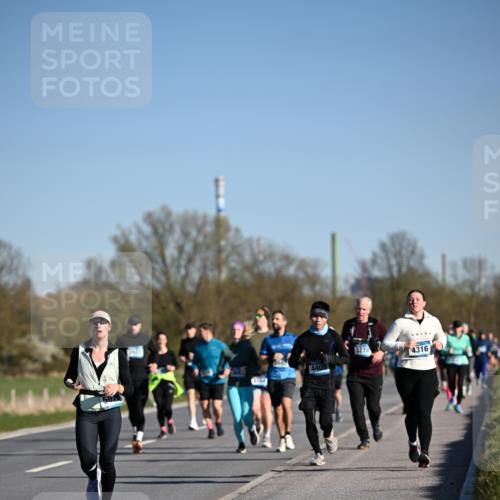 06.04.2025 - 44. Internationalen Wilhelmsburger Insellauf Dr. Thomas Lammeyer http://msf.ph/oto/7558688 06.04.2025 09:34:49 Laufen 3278, 4316 meine-sportfotos.de