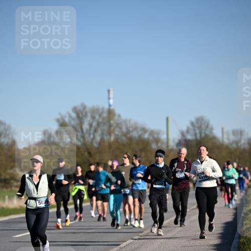 06.04.2025 - 44. Internationalen Wilhelmsburger Insellauf Dr. Thomas Lammeyer http://msf.ph/oto/7558701 06.04.2025 09:34:49 Laufen 5079, 4408 meine-sportfotos.de