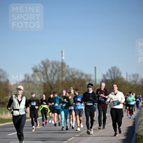 06.04.2025 - 44. Internationalen Wilhelmsburger Insellauf Dr. Thomas Lammeyer http://msf.ph/oto/7558704 06.04.2025 09:34:49 Laufen 4408, 5079, 4316 meine-sportfotos.de