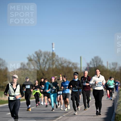 06.04.2025 - 44. Internationalen Wilhelmsburger Insellauf Dr. Thomas Lammeyer http://msf.ph/oto/7558708 06.04.2025 09:34:50 Laufen 4408, 4316 meine-sportfotos.de