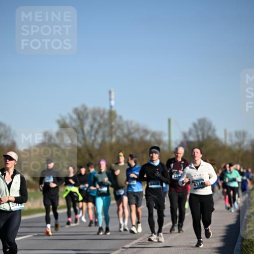 06.04.2025 - 44. Internationalen Wilhelmsburger Insellauf Dr. Thomas Lammeyer http://msf.ph/oto/7558723 06.04.2025 09:34:50 Laufen 4408, 4316 meine-sportfotos.de