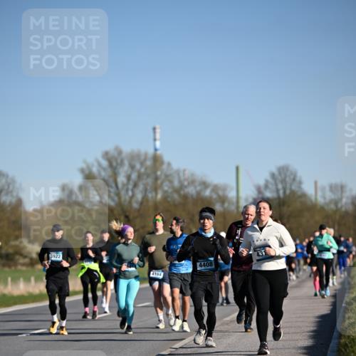 06.04.2025 - 44. Internationalen Wilhelmsburger Insellauf Dr. Thomas Lammeyer http://msf.ph/oto/7558729 06.04.2025 09:34:51 Laufen 3922, 431, 4408, 4184 meine-sportfotos.de