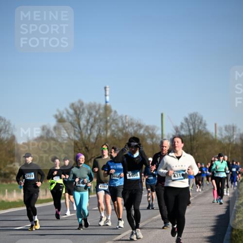 06.04.2025 - 44. Internationalen Wilhelmsburger Insellauf Dr. Thomas Lammeyer http://msf.ph/oto/7558740 06.04.2025 09:34:51 Laufen 3922, 3682, 4408, 4316, 4143, 4184 meine-sportfotos.de