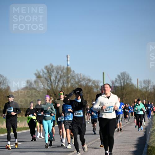 06.04.2025 - 44. Internationalen Wilhelmsburger Insellauf Dr. Thomas Lammeyer http://msf.ph/oto/7558753 06.04.2025 09:34:52 Laufen 3922, 4316, 4217, 3681, 3682, 3073, 4408, 4184, 4143 meine-sportfotos.de