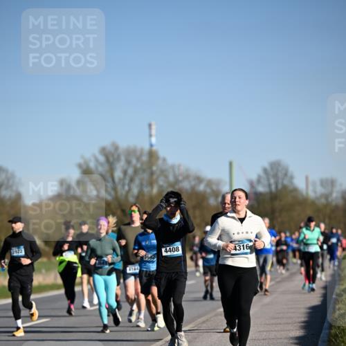 06.04.2025 - 44. Internationalen Wilhelmsburger Insellauf Dr. Thomas Lammeyer http://msf.ph/oto/7558756 06.04.2025 09:34:52 Laufen 3922, 4184, 4408, 4316 meine-sportfotos.de