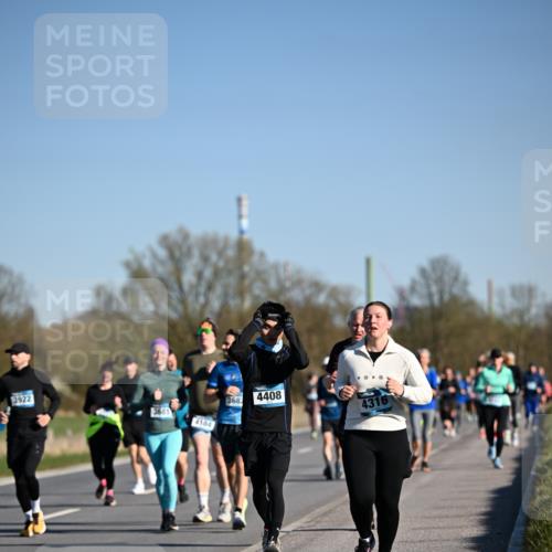 06.04.2025 - 44. Internationalen Wilhelmsburger Insellauf Dr. Thomas Lammeyer http://msf.ph/oto/7558760 06.04.2025 09:34:52 Laufen 3922, 3681, 4184, 368, 4408, 4316 meine-sportfotos.de