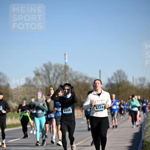 06.04.2025 - 44. Internationalen Wilhelmsburger Insellauf Dr. Thomas Lammeyer http://msf.ph/oto/7558764 06.04.2025 09:34:52 Laufen 4408, 4316 meine-sportfotos.de