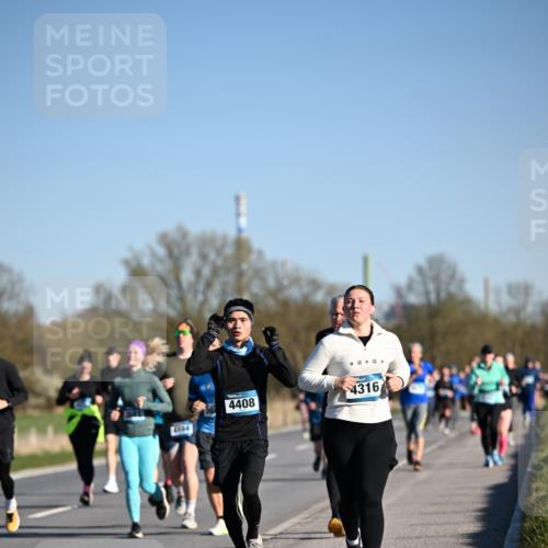 06.04.2025 - 44. Internationalen Wilhelmsburger Insellauf Dr. Thomas Lammeyer http://msf.ph/oto/7558768 06.04.2025 09:34:52 Laufen 4104, 4408, 4316 meine-sportfotos.de