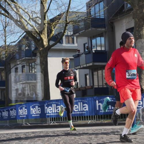 06.04.2025 - 44. Internationalen Wilhelmsburger Insellauf Luisa Fischer http://msf.ph/oto/7558799 06.04.2025 10:25:38 Ziel 15, 218, 3556, 420 meine-sportfotos.de