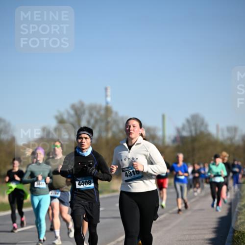 06.04.2025 - 44. Internationalen Wilhelmsburger Insellauf Dr. Thomas Lammeyer http://msf.ph/oto/7558802 06.04.2025 09:34:54 Laufen 4408, 4316 meine-sportfotos.de