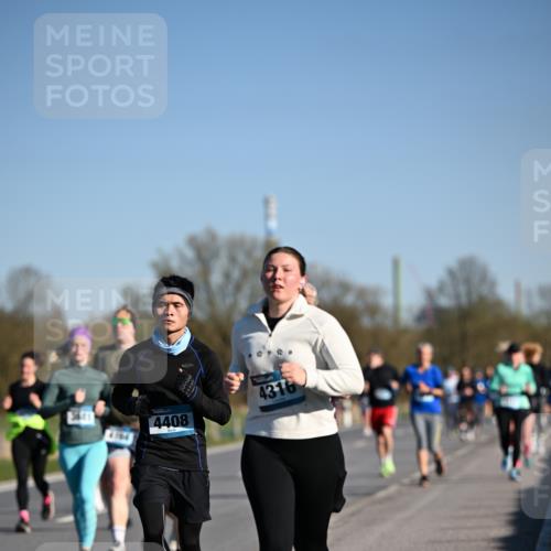 06.04.2025 - 44. Internationalen Wilhelmsburger Insellauf Dr. Thomas Lammeyer http://msf.ph/oto/7558826 06.04.2025 09:34:54 Laufen 3641, 1916, 4408, 4316 meine-sportfotos.de