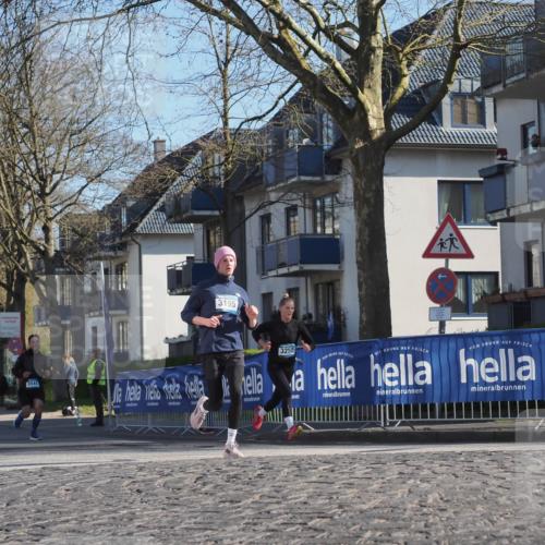 06.04.2025 - 44. Internationalen Wilhelmsburger Insellauf Luisa Fischer http://msf.ph/oto/7558863 06.04.2025 10:25:54 Ziel 3541, 3541, 3195, 3250 meine-sportfotos.de