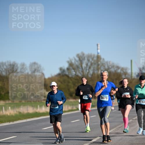 06.04.2025 - 44. Internationalen Wilhelmsburger Insellauf Dr. Thomas Lammeyer http://msf.ph/oto/7558906 06.04.2025 09:35:00 Laufen 3981, 425, 3073, 4143 meine-sportfotos.de