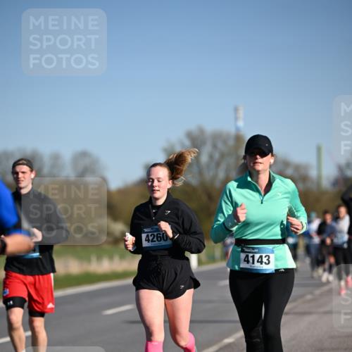 06.04.2025 - 44. Internationalen Wilhelmsburger Insellauf Dr. Thomas Lammeyer http://msf.ph/oto/7559050 06.04.2025 09:35:05 Laufen 4260, 4143 meine-sportfotos.de
