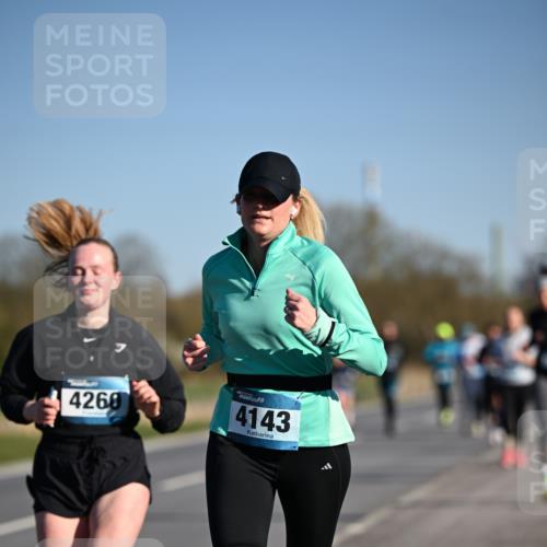 06.04.2025 - 44. Internationalen Wilhelmsburger Insellauf Dr. Thomas Lammeyer http://msf.ph/oto/7559083 06.04.2025 09:35:06 Laufen 4268, 4143 meine-sportfotos.de
