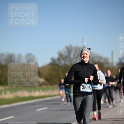 06.04.2025 - 44. Internationalen Wilhelmsburger Insellauf Dr. Thomas Lammeyer http://msf.ph/oto/7559184 06.04.2025 09:35:10 Laufen 3695 meine-sportfotos.de