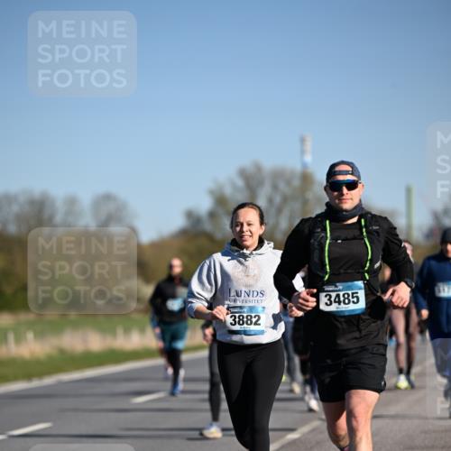06.04.2025 - 44. Internationalen Wilhelmsburger Insellauf Dr. Thomas Lammeyer http://msf.ph/oto/7559251 06.04.2025 09:35:13 Laufen 3882, 3485, 5174 meine-sportfotos.de