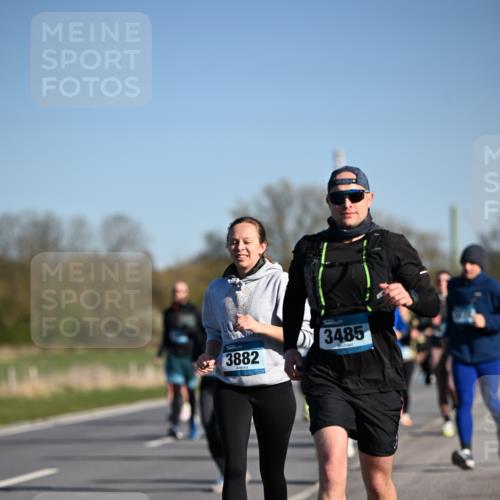 06.04.2025 - 44. Internationalen Wilhelmsburger Insellauf Dr. Thomas Lammeyer http://msf.ph/oto/7559259 06.04.2025 09:35:13 Laufen 3882, 3485 meine-sportfotos.de