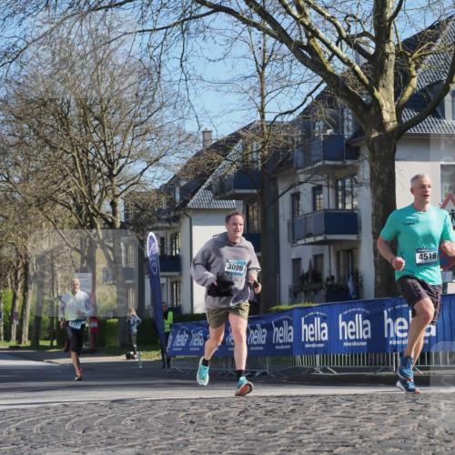06.04.2025 - 44. Internationalen Wilhelmsburger Insellauf Luisa Fischer http://msf.ph/oto/7559285 06.04.2025 10:26:38 Ziel 4327, 3099, 4516 meine-sportfotos.de