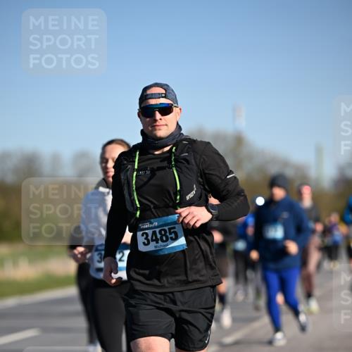 06.04.2025 - 44. Internationalen Wilhelmsburger Insellauf Dr. Thomas Lammeyer http://msf.ph/oto/7559286 06.04.2025 09:35:14 Laufen 3485 meine-sportfotos.de