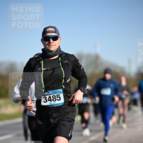 06.04.2025 - 44. Internationalen Wilhelmsburger Insellauf Dr. Thomas Lammeyer http://msf.ph/oto/7559294 06.04.2025 09:35:14 Laufen 3485 meine-sportfotos.de