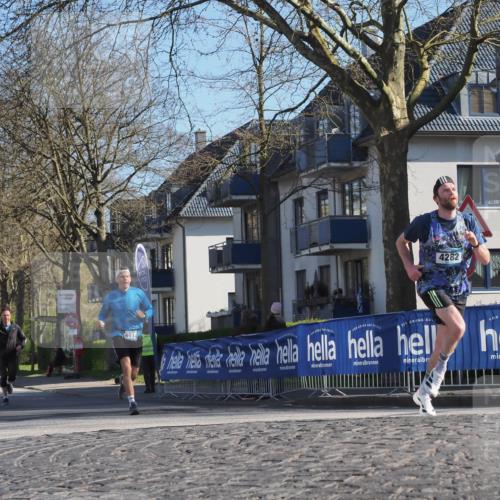 06.04.2025 - 44. Internationalen Wilhelmsburger Insellauf Luisa Fischer http://msf.ph/oto/7559436 06.04.2025 10:26:48 Ziel 4282, 4014 meine-sportfotos.de