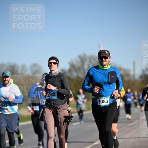 06.04.2025 - 44. Internationalen Wilhelmsburger Insellauf Dr. Thomas Lammeyer http://msf.ph/oto/7559449 06.04.2025 09:35:19 Laufen 4562, 393, 3082, 3083 meine-sportfotos.de