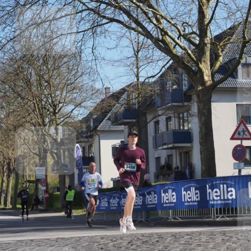06.04.2025 - 44. Internationalen Wilhelmsburger Insellauf Luisa Fischer http://msf.ph/oto/7559587 06.04.2025 10:26:55 Ziel 3486, 3516 meine-sportfotos.de
