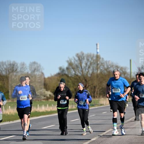 06.04.2025 - 44. Internationalen Wilhelmsburger Insellauf Dr. Thomas Lammeyer http://msf.ph/oto/7559654 06.04.2025 09:35:27 Laufen 4582, 4295, 423, 5223, 517 meine-sportfotos.de