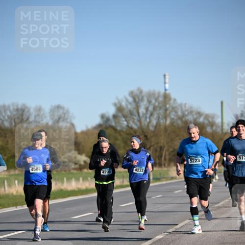 06.04.2025 - 44. Internationalen Wilhelmsburger Insellauf Dr. Thomas Lammeyer http://msf.ph/oto/7559660 06.04.2025 09:35:27 Laufen 4582, 4295, 5, 4232, 5223, 517 meine-sportfotos.de