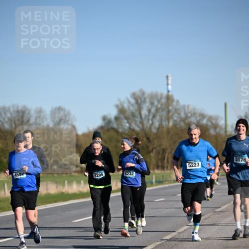 06.04.2025 - 44. Internationalen Wilhelmsburger Insellauf Dr. Thomas Lammeyer http://msf.ph/oto/7559674 06.04.2025 09:35:27 Laufen 4582, 4295, 4232, 5223, 5176 meine-sportfotos.de