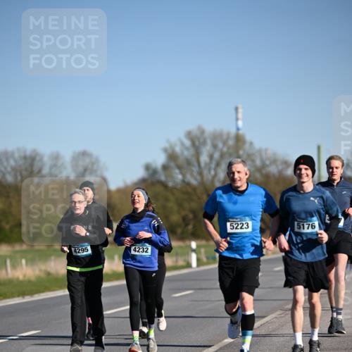 06.04.2025 - 44. Internationalen Wilhelmsburger Insellauf Dr. Thomas Lammeyer http://msf.ph/oto/7559728 06.04.2025 09:35:28 Laufen 4295, 4232, 5223, 5176 meine-sportfotos.de