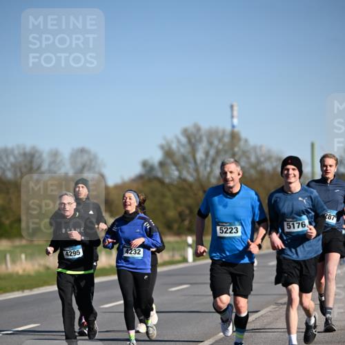 06.04.2025 - 44. Internationalen Wilhelmsburger Insellauf Dr. Thomas Lammeyer http://msf.ph/oto/7559732 06.04.2025 09:35:29 Laufen 4295, 4232, 287, 5176, 5223 meine-sportfotos.de