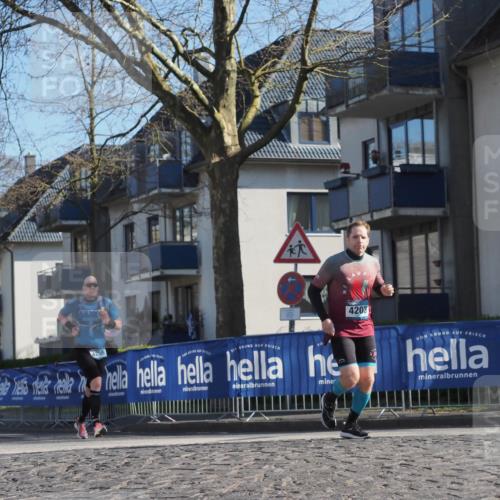 06.04.2025 - 44. Internationalen Wilhelmsburger Insellauf Luisa Fischer http://msf.ph/oto/7559779 06.04.2025 10:27:05 Ziel 4259, 4203 meine-sportfotos.de
