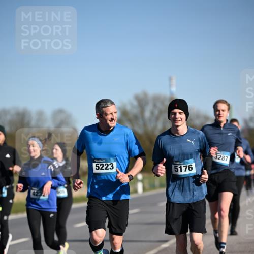06.04.2025 - 44. Internationalen Wilhelmsburger Insellauf Dr. Thomas Lammeyer http://msf.ph/oto/7559780 06.04.2025 09:35:30 Laufen 5223, 5176, 3287 meine-sportfotos.de