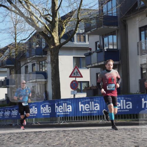 06.04.2025 - 44. Internationalen Wilhelmsburger Insellauf Luisa Fischer http://msf.ph/oto/7559786 06.04.2025 10:27:05 Ziel 4203, 4259 meine-sportfotos.de