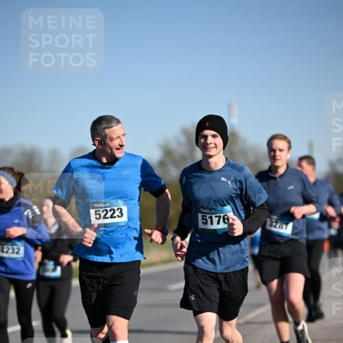 06.04.2025 - 44. Internationalen Wilhelmsburger Insellauf Dr. Thomas Lammeyer http://msf.ph/oto/7559804 06.04.2025 09:35:31 Laufen 4232, 5223, 5176, 3287 meine-sportfotos.de
