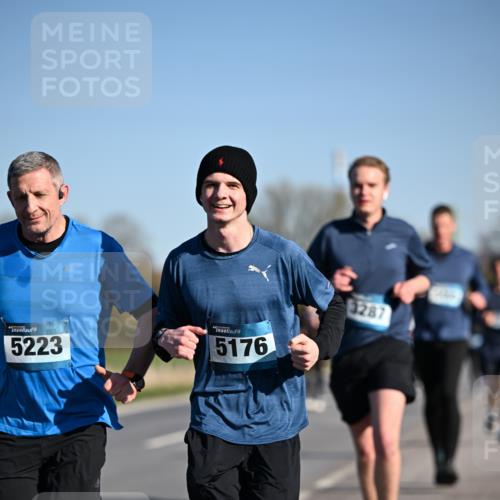06.04.2025 - 44. Internationalen Wilhelmsburger Insellauf Dr. Thomas Lammeyer http://msf.ph/oto/7559830 06.04.2025 09:35:32 Laufen 5223, 5176, 3287 meine-sportfotos.de