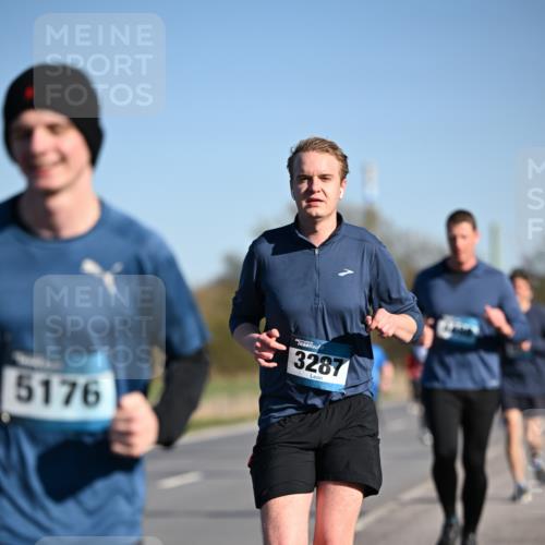 06.04.2025 - 44. Internationalen Wilhelmsburger Insellauf Dr. Thomas Lammeyer http://msf.ph/oto/7559857 06.04.2025 09:35:33 Laufen 5176, 3287 meine-sportfotos.de